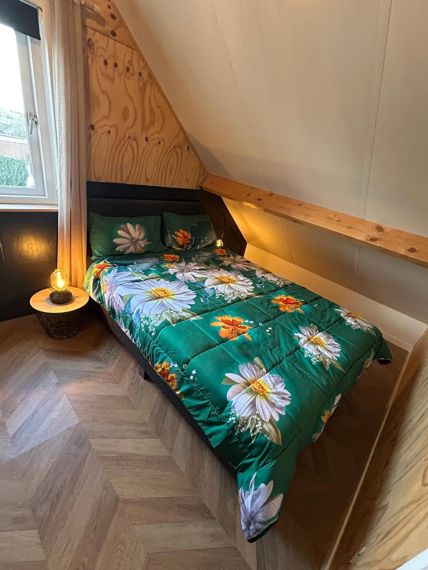 Tiny House Thuus Villa Sint Annaland Exterior photo