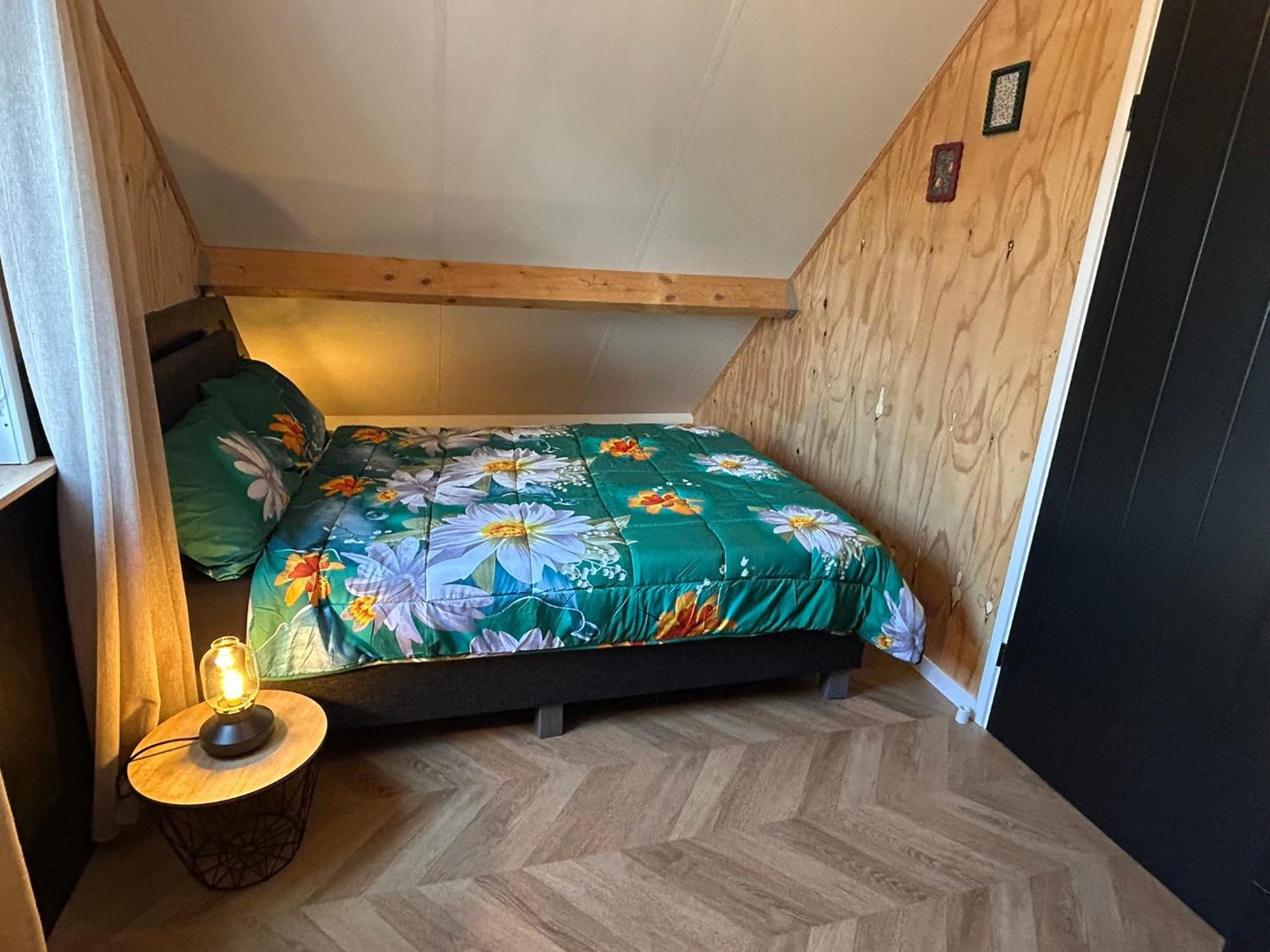 Tiny House Thuus Villa Sint Annaland Exterior photo